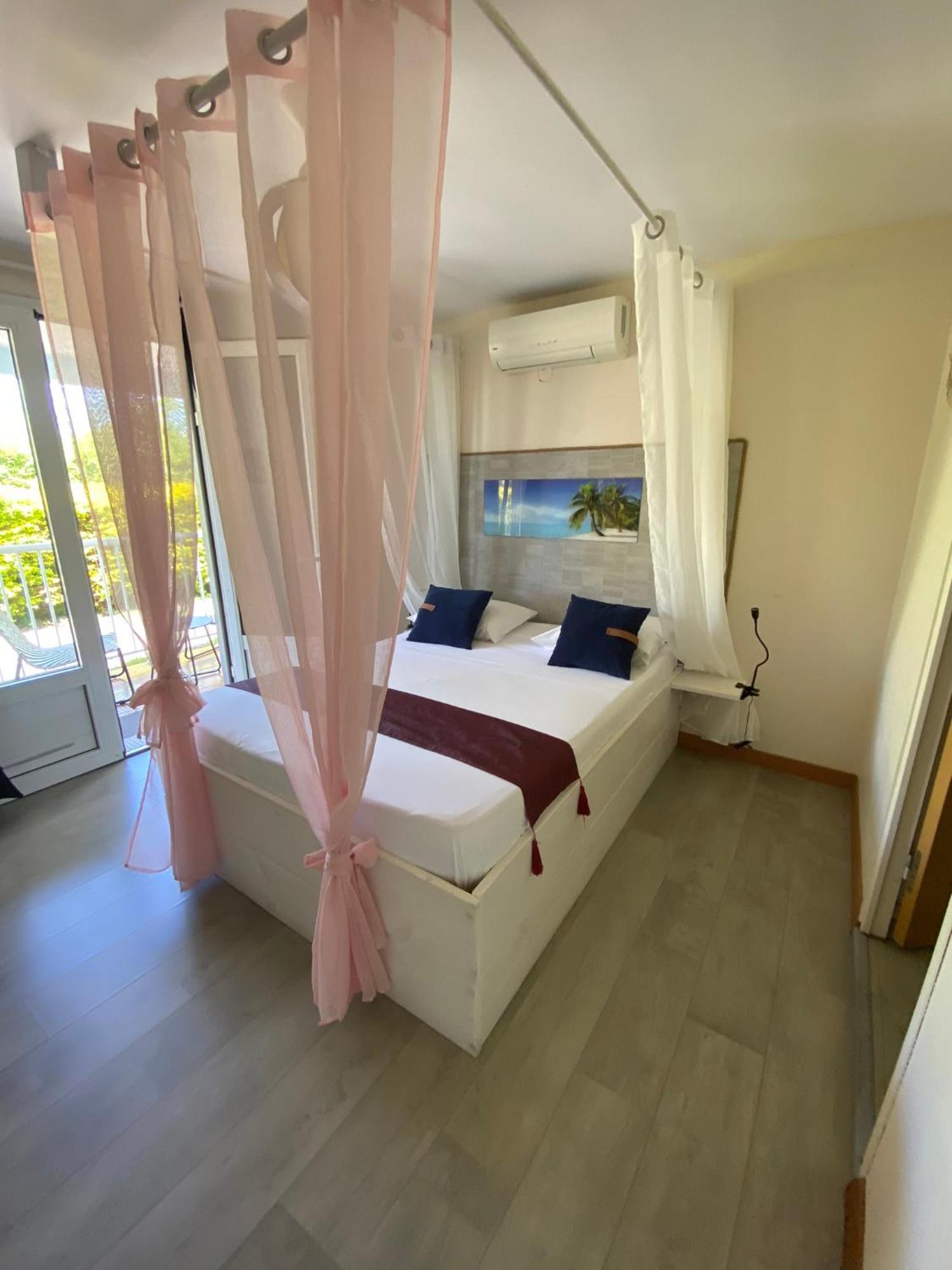 Hotel Le Soleil Couchant Saint Pierre Eksteriør bilde