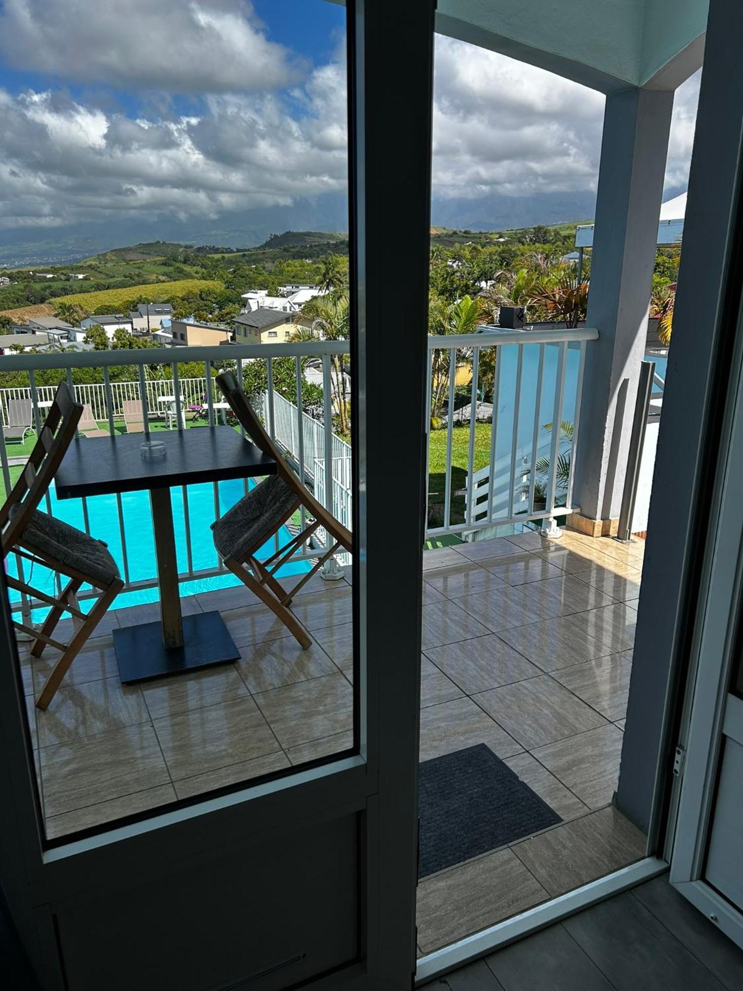 Hotel Le Soleil Couchant Saint Pierre Eksteriør bilde